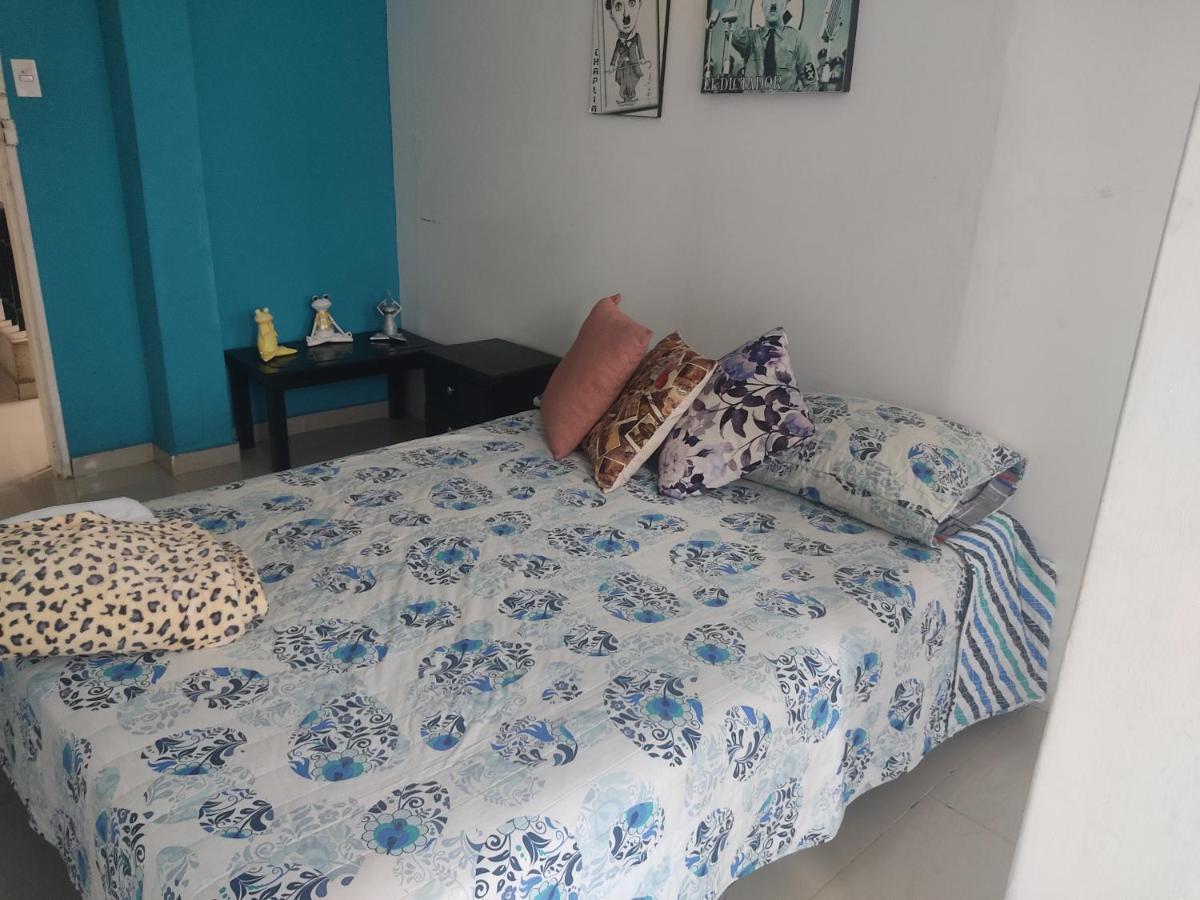 Hostal Komfort Медельин Экстерьер фото