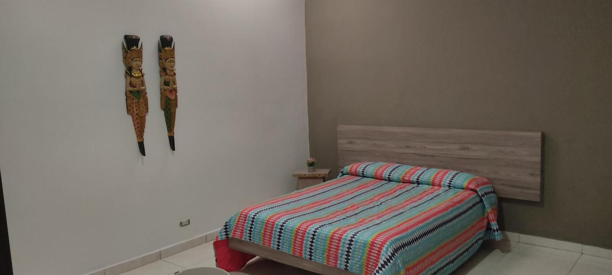 Hostal Komfort Медельин Экстерьер фото