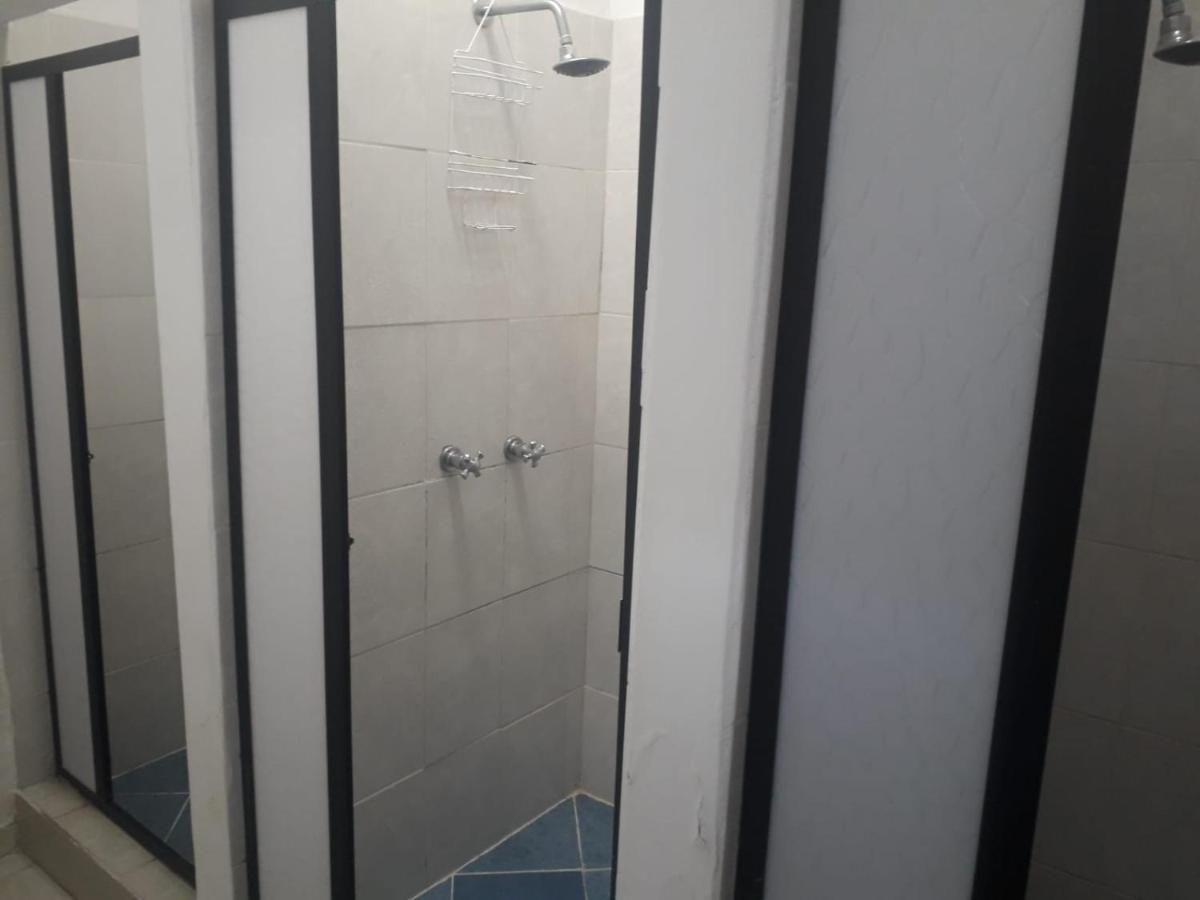Hostal Komfort Медельин Экстерьер фото