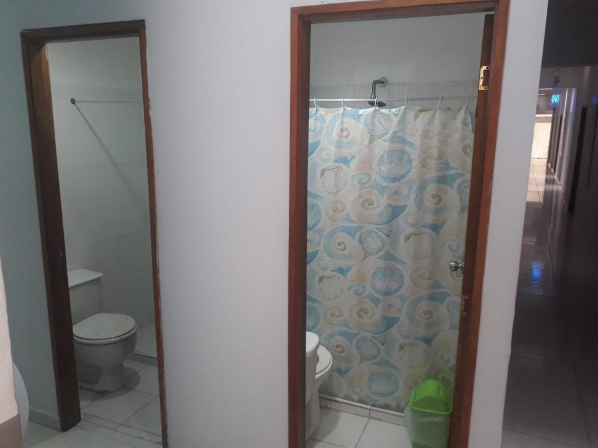 Hostal Komfort Медельин Экстерьер фото