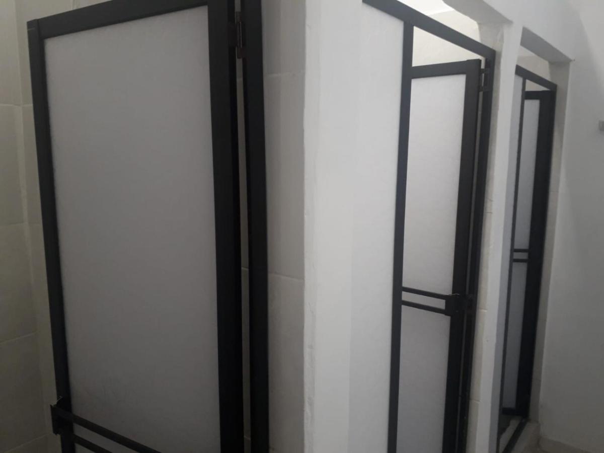 Hostal Komfort Медельин Экстерьер фото